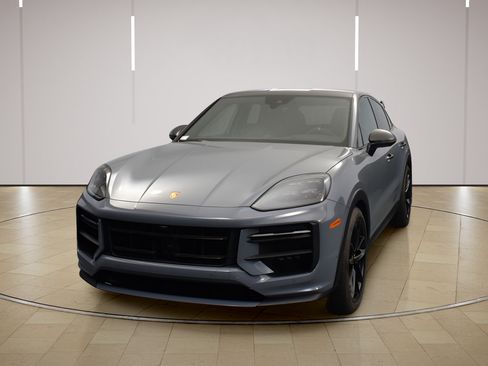 Certified 2024 Porsche Cayenne Turbo GT AWD/4WD image 27