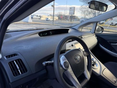 Used 2014 Toyota Prius Two image 7