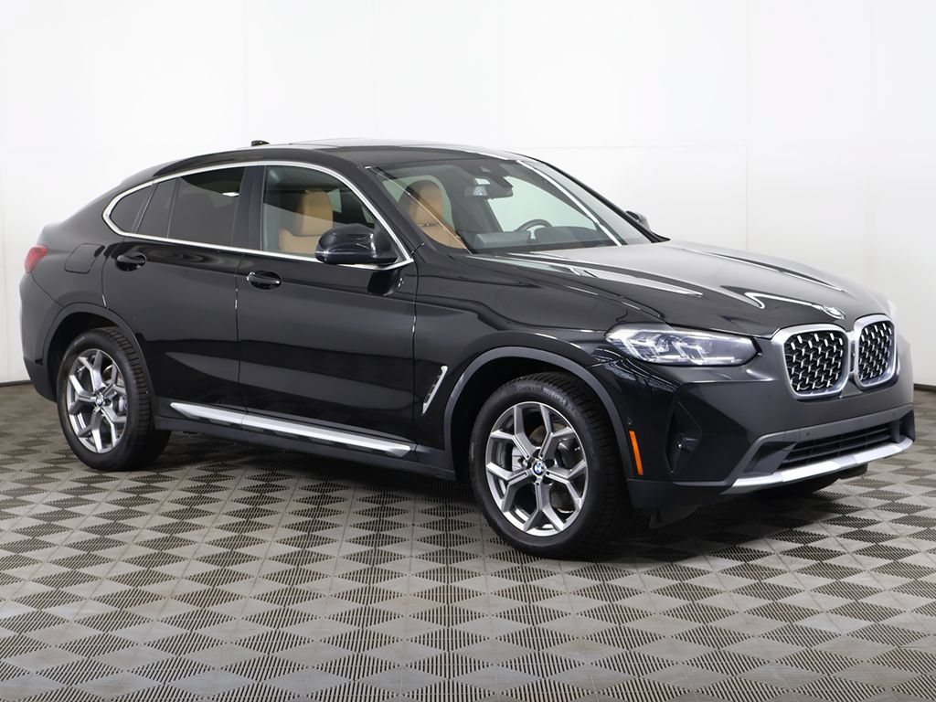 Used 2024 BMW X4 xDrive30i AWD/4WD image 2