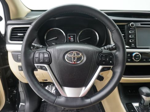Used 2016 Toyota Highlander Limited Platinum FWD image 20
