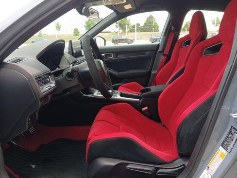Used 2025 Honda Civic Type R image 8