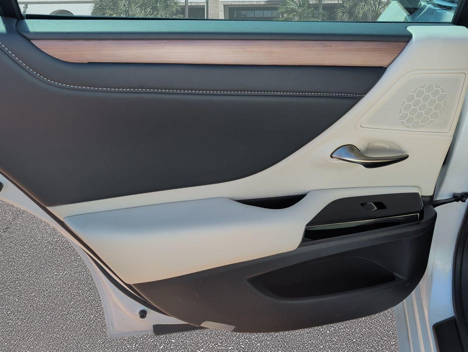 Certified 2025 Lexus ES 350 w/ Premium Package FWD image 24