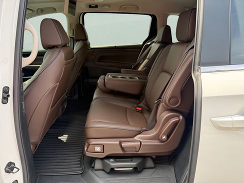 New 2026 Honda Odyssey Touring image 11