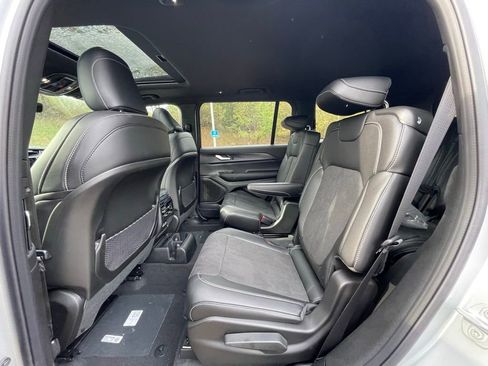 New 2025 Jeep Grand Cherokee L Altitude AWD/4WD image 23
