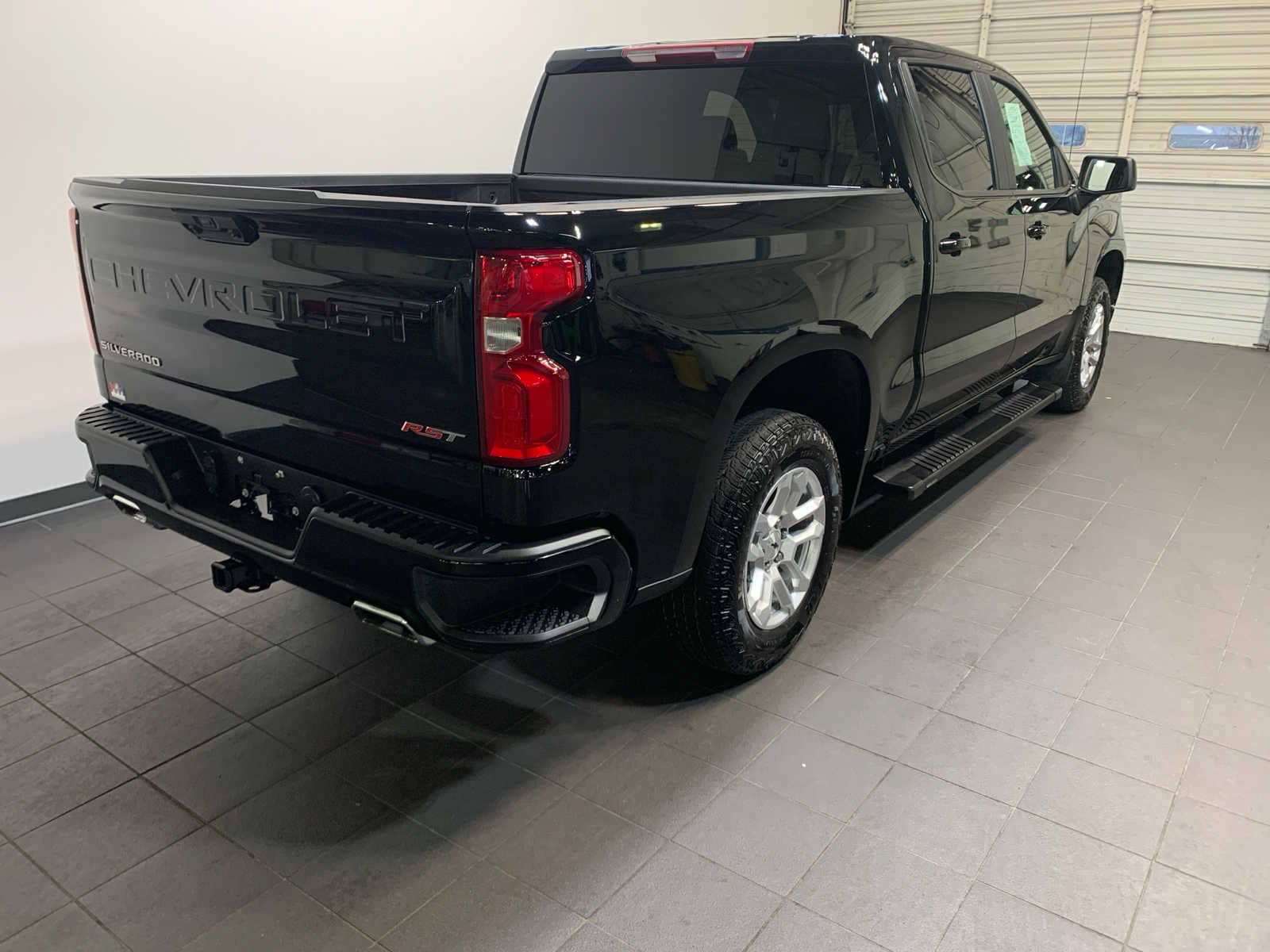 Used 2025 Chevrolet Silverado 1500 RST w/ Z71 Off-Road Package AWD/4WD image 3