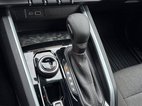 Certified 2024 Chevrolet Colorado Trail Boss w/ Technology Package image 21