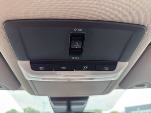 Used 2020 Nissan Altima 2.5 SR w/ Premium Package AWD/4WD image 23