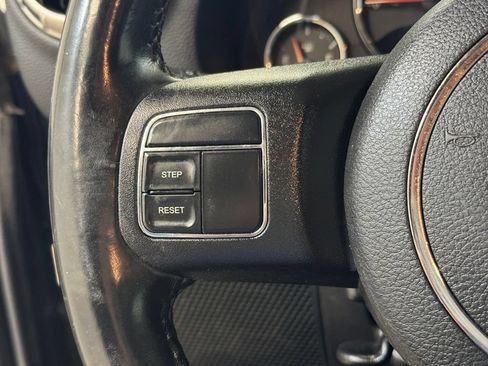 Used 2018 Jeep Wrangler Sahara AWD/4WD image 23