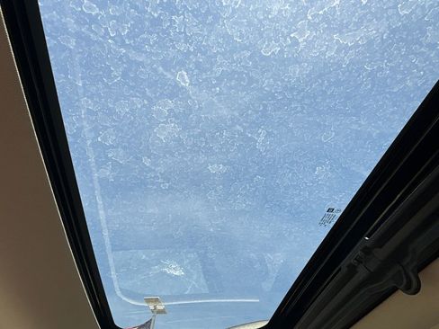 Used 2013 GMC Acadia Denali image 30