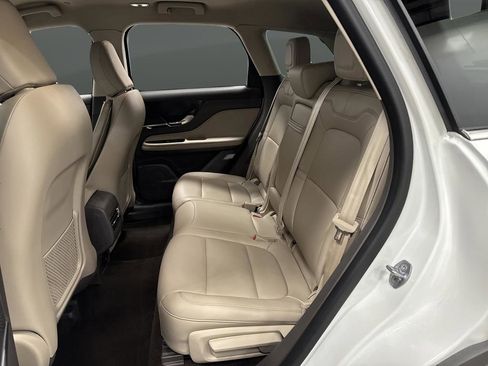 Used 2023 Lincoln Corsair AWD image 28