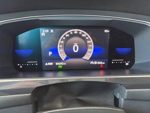 Used 2023 Volkswagen Tiguan SE AWD/4WD image 19