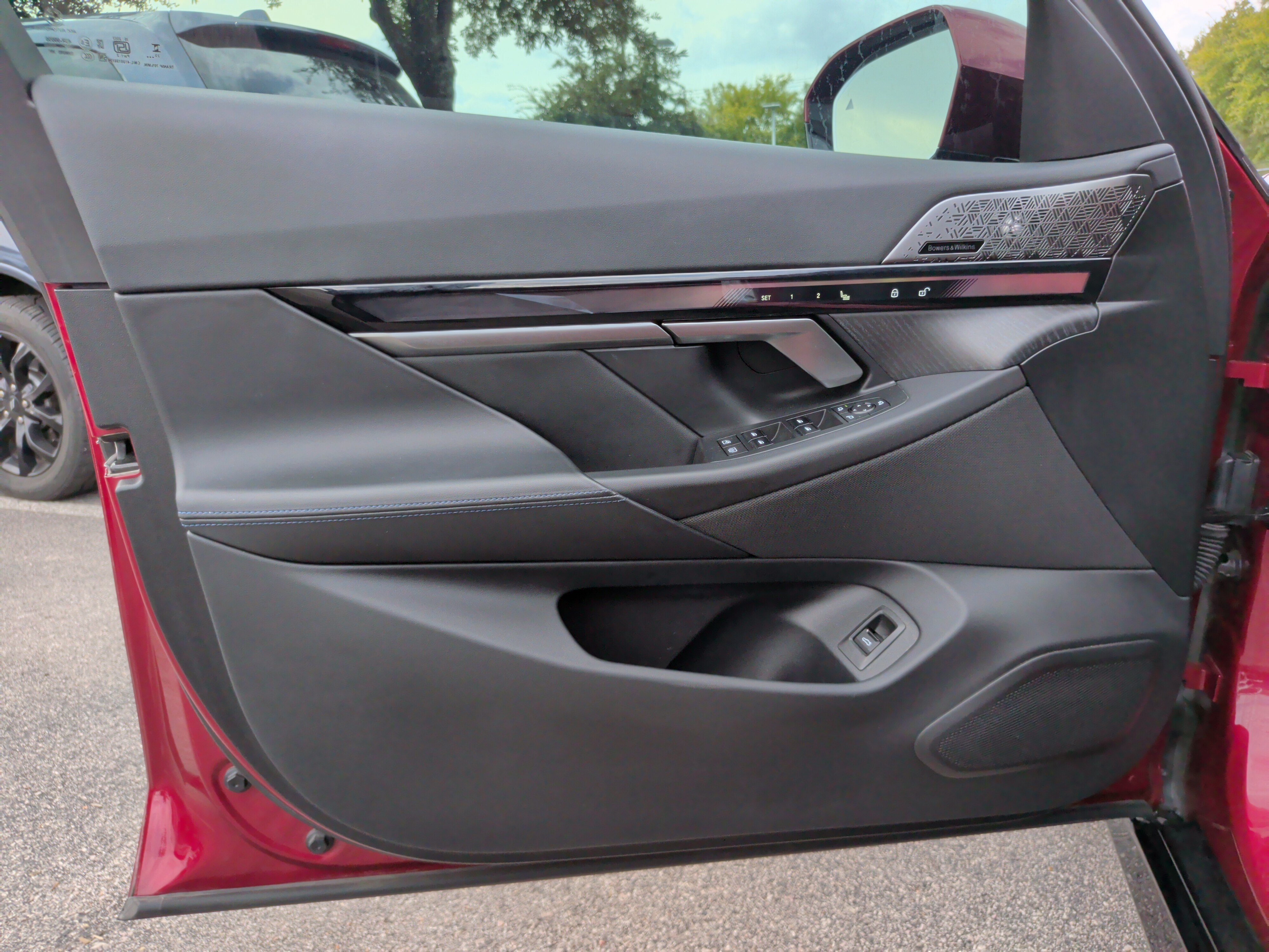 Certified 2024 BMW i5 eDrive40i w/ M Sport Package RWD image 27