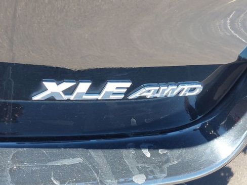 Certified 2019 Toyota Highlander XLE w/ Preferred Accessory Package image 46