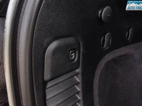 Used 2019 Jeep Grand Cherokee Laredo AWD/4WD image 28