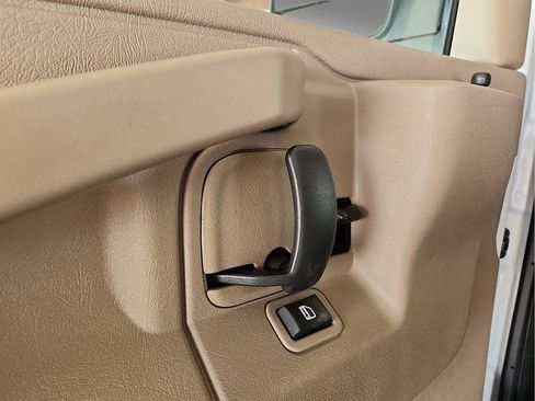 New 2026 GMC Savana 2500 RWD image 17