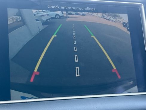 Used 2019 Jeep Grand Cherokee Laredo image 19