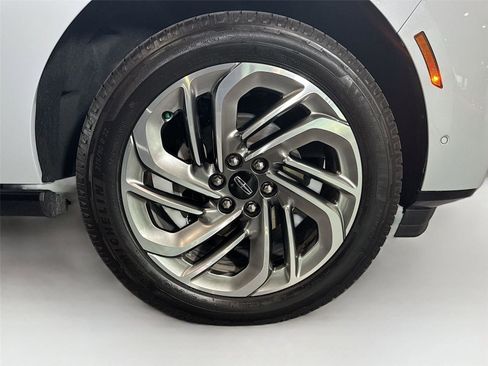 Used 2025 Lincoln Navigator L Reserve image 35