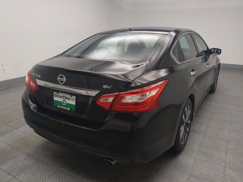 Used 2017 Nissan Altima 2.5 SV image 9