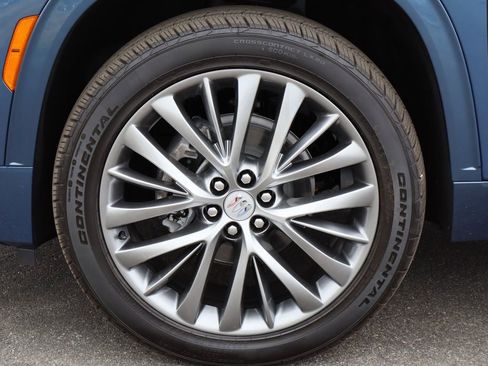 Used 2025 Buick Enclave Avenir image 35