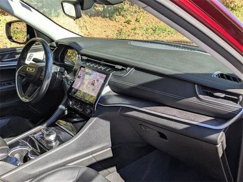 Certified 2021 Jeep Grand Cherokee L Limited w/ MOPAR Finishing Package image 28