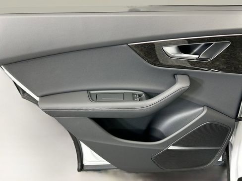 New 2026 Audi Q8 Premium Plus image 25