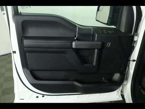 Used 2020 Ford F150 XLT w/ Equipment Group 302A Luxury AWD/4WD image 18