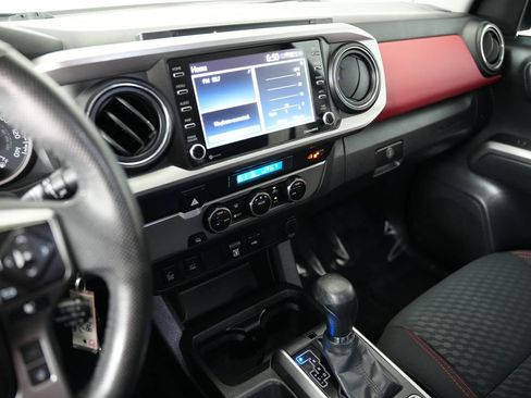 Used 2022 Toyota Tacoma SR5 w/ Technology Package RWD image 18