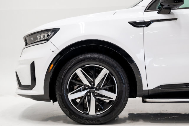Used 2023 Kia Sorento EX w/ Panoramic Sunroof Package FWD image 31