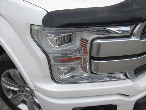 Used 2018 Ford F150 Platinum w/ Equipment Group 701A Luxury AWD/4WD image 2