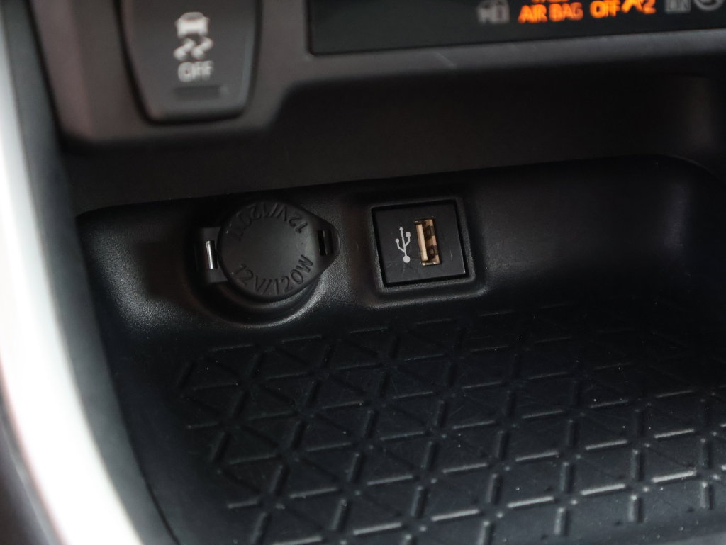 Used 2025 Toyota RAV4 LE AWD/4WD image 34