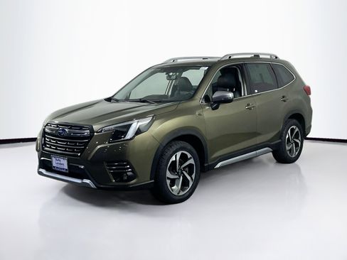 Used 2022 Subaru Forester Touring image 1