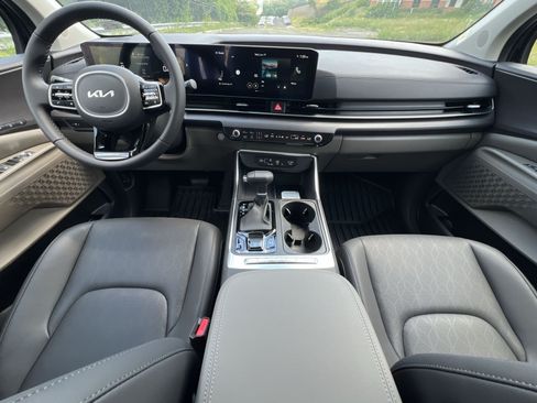 New 2026 Kia Carnival EX FWD image 32
