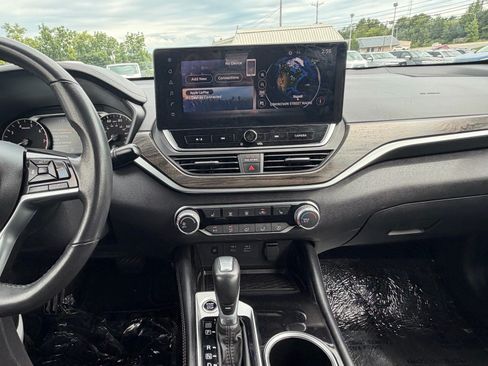 Used 2024 Nissan Altima 2.5 SV w/ SV Premium Package FWD image 36