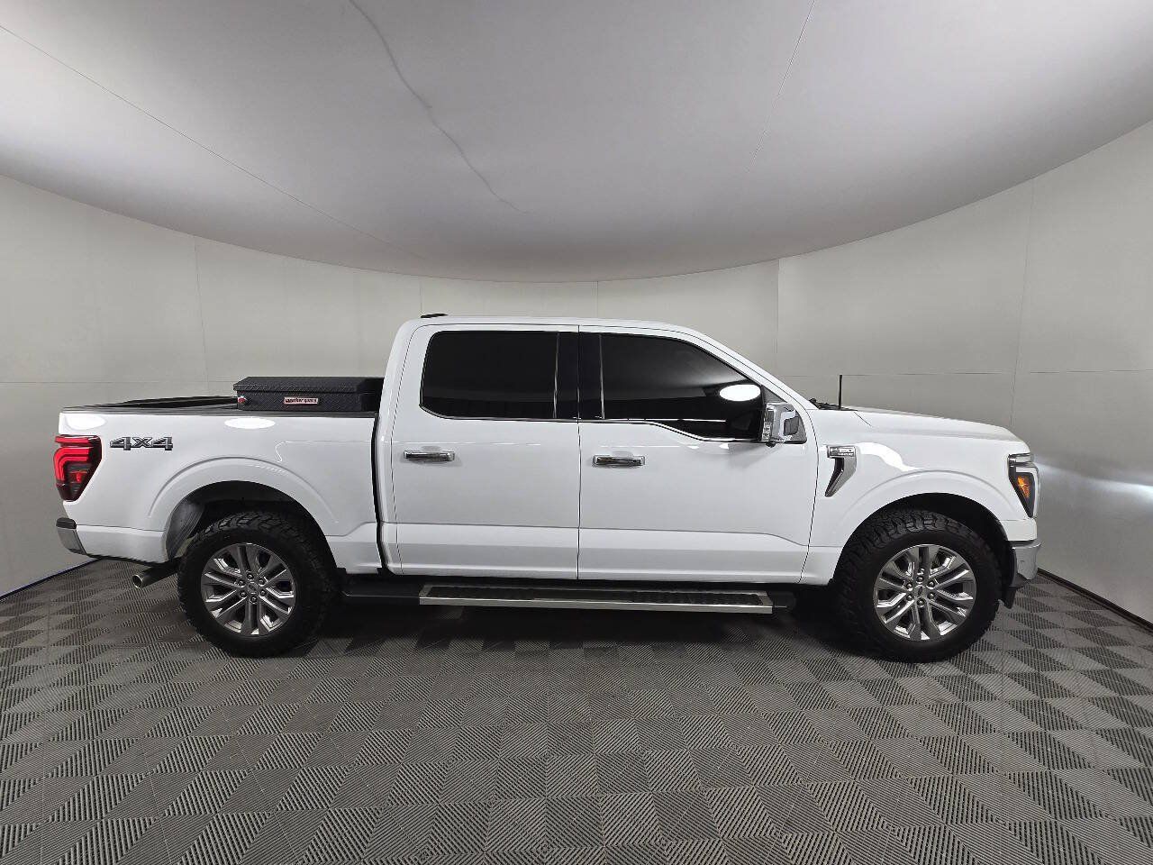 Used 2024 Ford F150 Lariat w/ Bed Utility Package AWD/4WD image 11