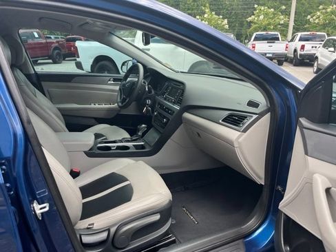 Used 2015 Hyundai Sonata SE w/ Option Group 09 FWD image 13