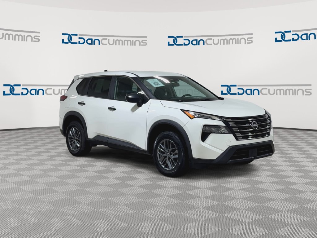 Used 2024 Nissan Rogue S FWD image 2