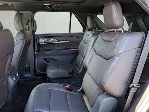 Used 2025 Ford Explorer Platinum w/ LUX Leather Package AWD/4WD image 11