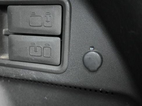 Used 2018 Chevrolet Equinox LT FWD image 31