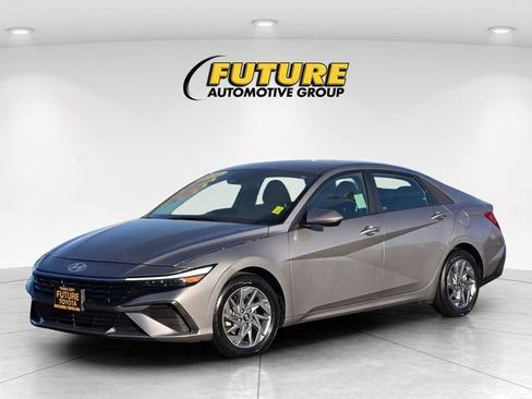 Used 2024 Hyundai Elantra SEL image 10
