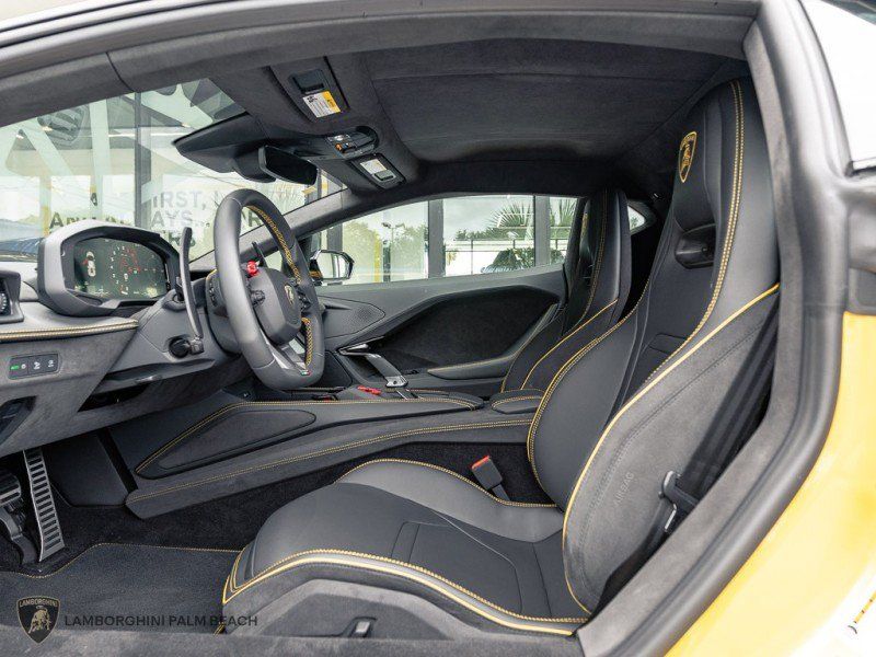 Used 2026 Lamborghini Temerario AWD/4WD image 23