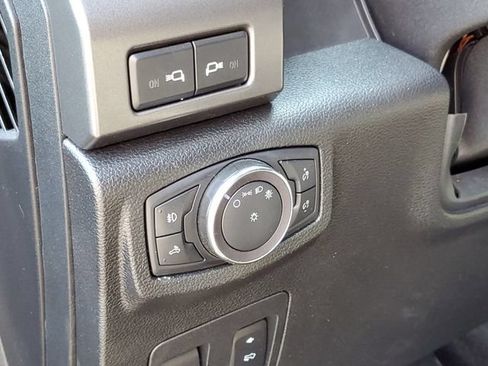 Used 2020 Ford F150 XLT w/ Equipment Group 302A Luxury AWD/4WD image 14
