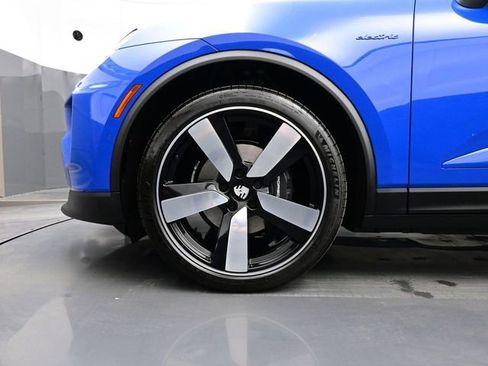 New 2026 Porsche Macan Electric RWD image 6