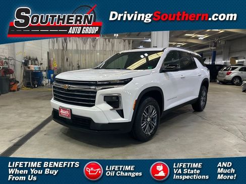 New 2026 Chevrolet Traverse LT image 1