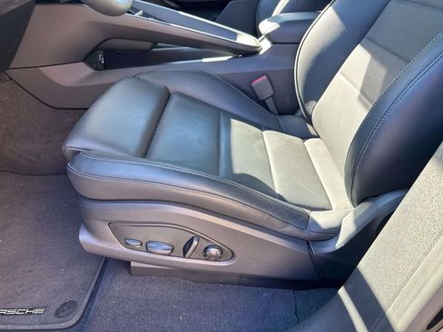 Used 2025 Porsche Macan Electric image 22