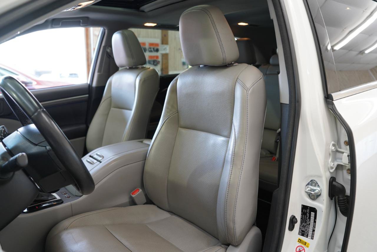 Used 2017 Toyota Highlander Limited FWD image 25