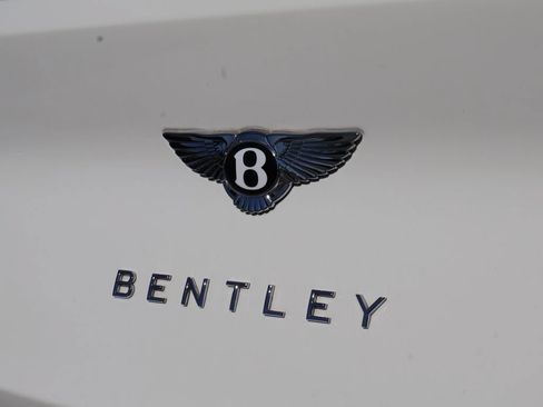 Used 2025 Bentley Bentayga Extended Wheelbase AWD/4WD image 8