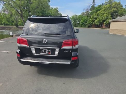 Used 2014 Lexus LX 570 4WD image 19