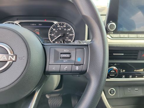 Used 2023 Nissan Rogue SV image 23