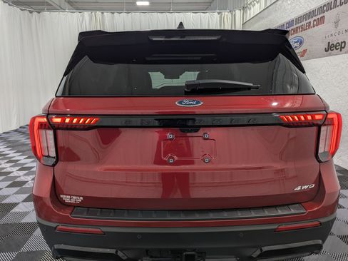 Used 2025 Ford Explorer ST-Line w/ Premium Package image 9