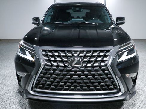 Used 2023 Lexus GX 460 Premium w/ Accessory Package AWD/4WD image 4